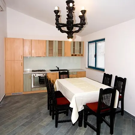 Rooms And Apartments Villa Dama Pula Room photo