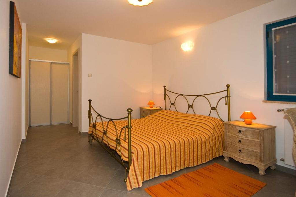 Apartment And Dama